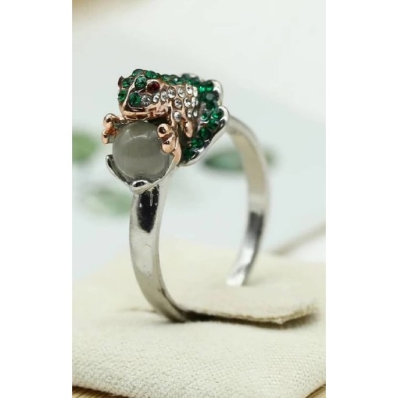 NEW Sz 9 Frog Ring Emerald Green Stones with Mexican Moon Pearl - Picture 5 of 10